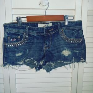 Hollister Women's low-rise distressed denim cut-off shorts Size 26 Y2K